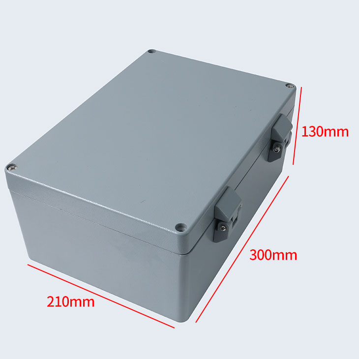 Hur man bygger en hölje med extruderad aluminiumram